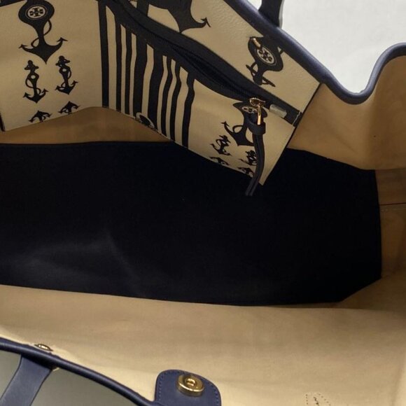 NWT & COA Tory Burch Navy and Cream Nautical Tote - Picture 4 of 9